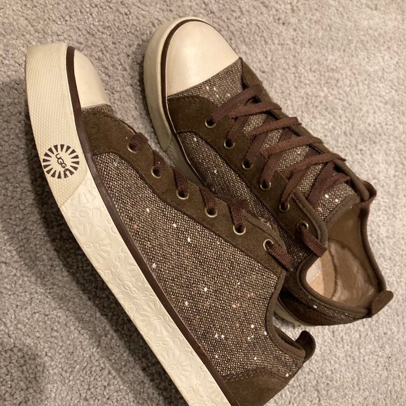 UGG Fleece Lined Sneakers Size 8.5 - Picture 2 of 6